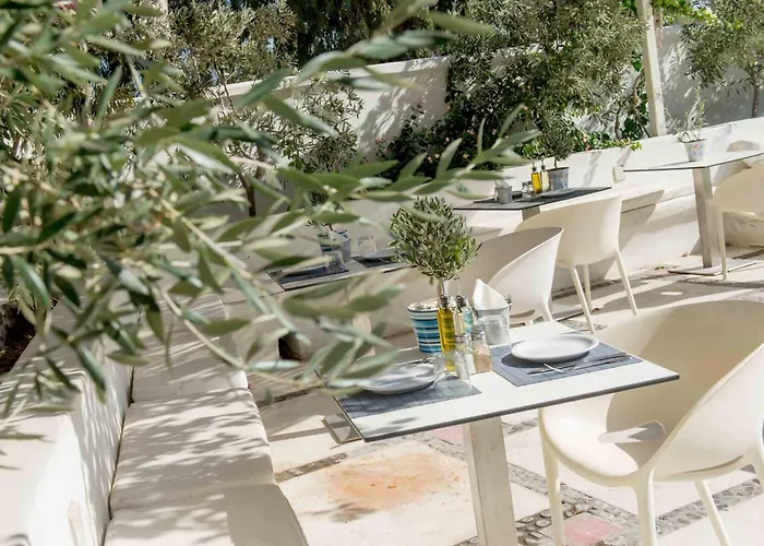 28 Ξενοδοχείο Καμάρι